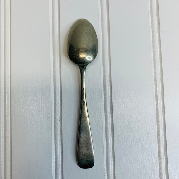 1947 Rogers Bros A1 Silverplate Teaspoon Assyrian Pattern - Picture 2 of 3